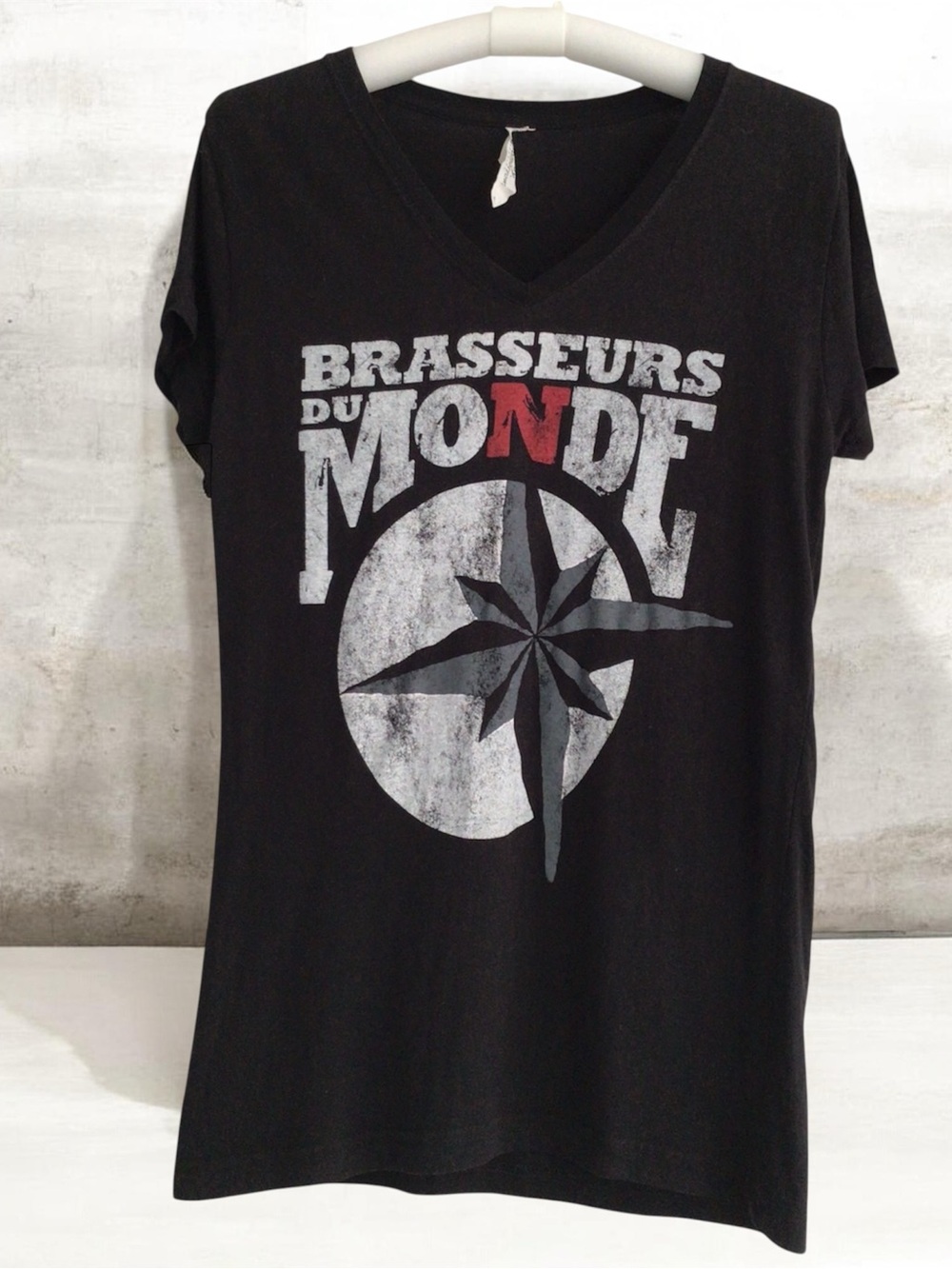 🩵Black Graphic V-Neck Tee